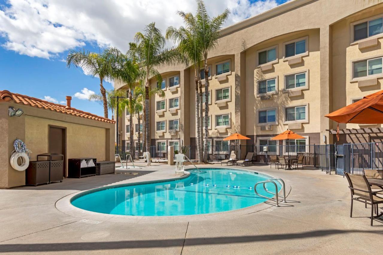 Holiday Inn Express San Bernardino Colton By Ihg Exterior foto